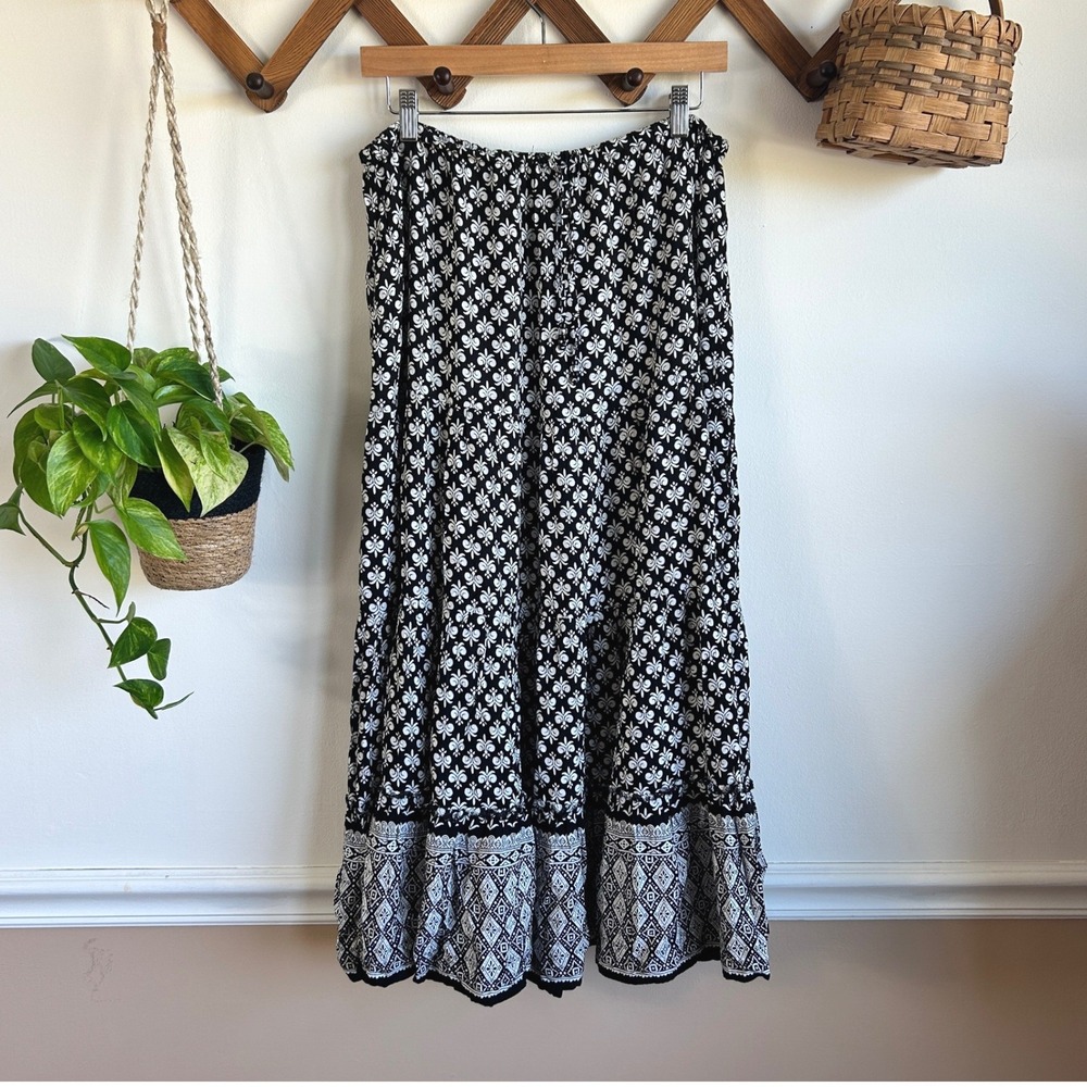 Vintage White Stag Black White Geometric Floral Tiered Rayon Maxi Skirt Boho